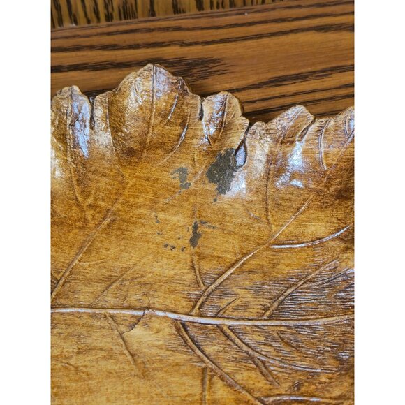Vintage Leaf-Shaped Molded Resin Serving Tray With Grapevine Detail And Handle - Picture 5 of 6